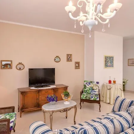 Seaside With A Swimming Pool Jelsa, Hvar - 2067 Appartamento