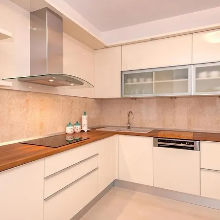 Seaside With A Swimming Pool Jelsa, Hvar - 2067 Appartamento *